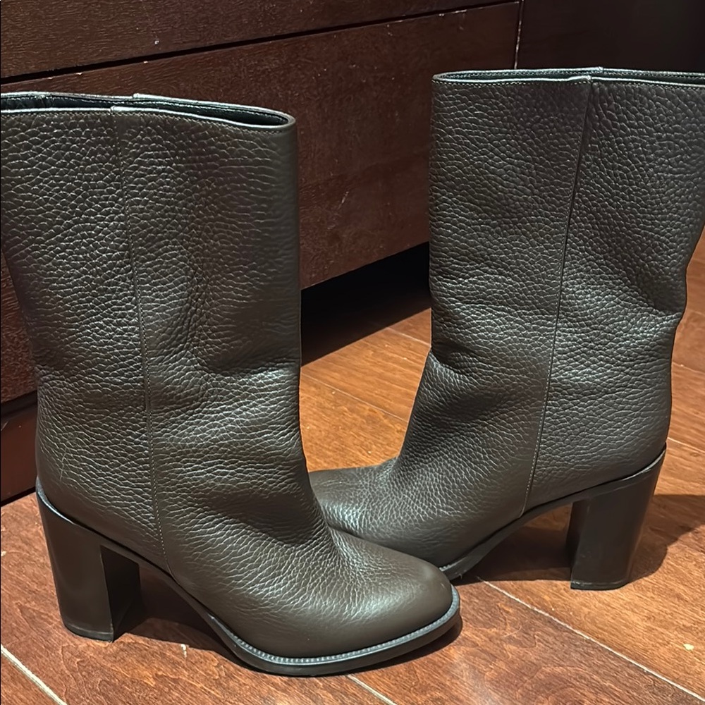 Aquatalia Brown Pebble Leather Boots, size 9